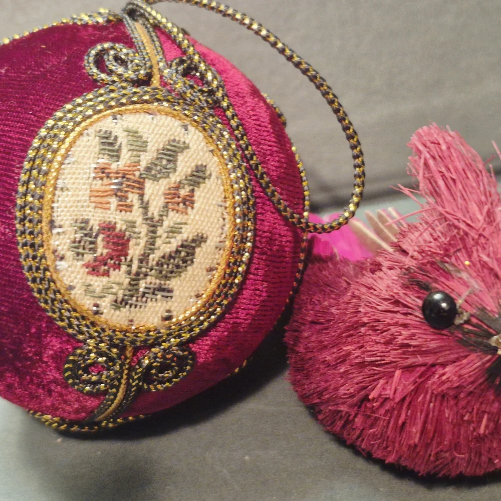 Vintage Burhundy Velvet Cross Stich Ball Red Bird Ornaments Hol8day Christmas - Picture 6 of 9